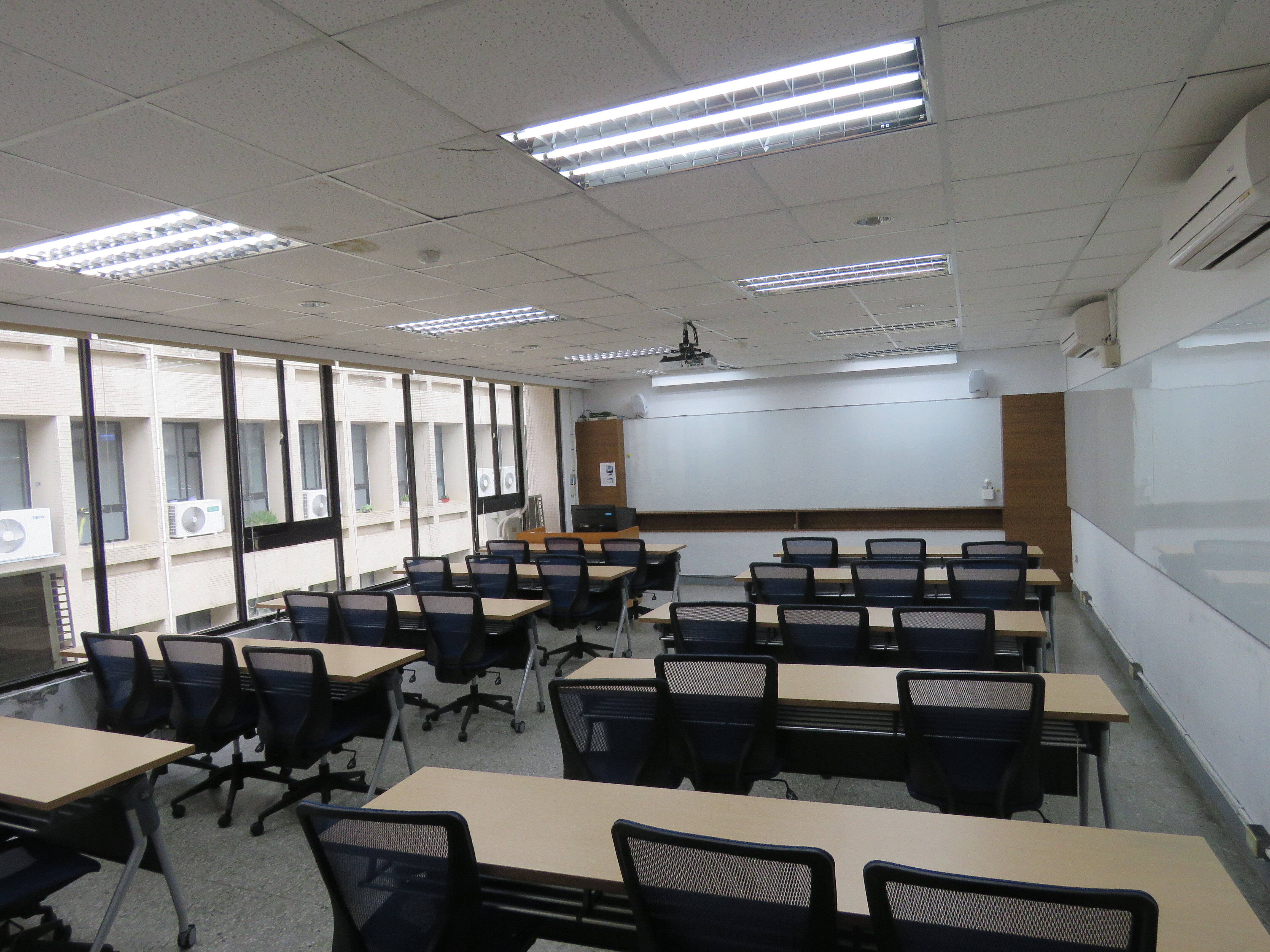 MA-506教室照片